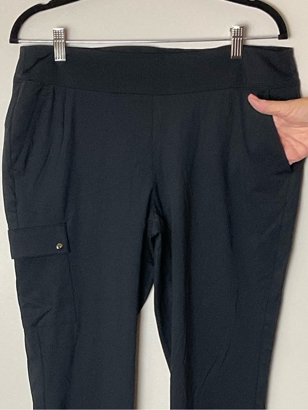 Greg Norman Women’s  Black Cargo Athletic Pant Golf Commuter Gorpcore M - Picture 2 of 6